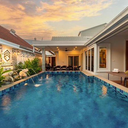 Gala Villa Pattaya Buitenkant foto