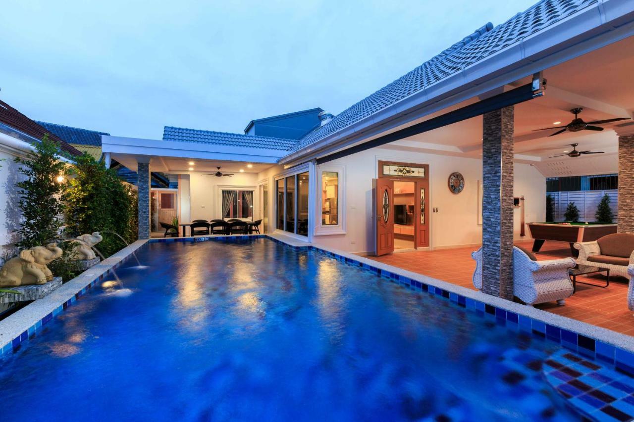 Gala Villa Pattaya Buitenkant foto