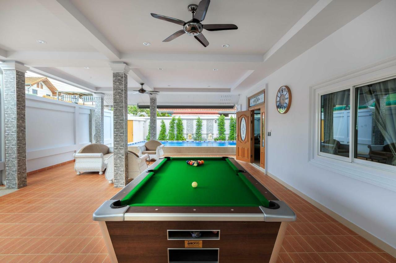 Gala Villa Pattaya Buitenkant foto